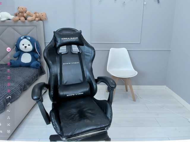 LinaXin's BongaCams show and profile