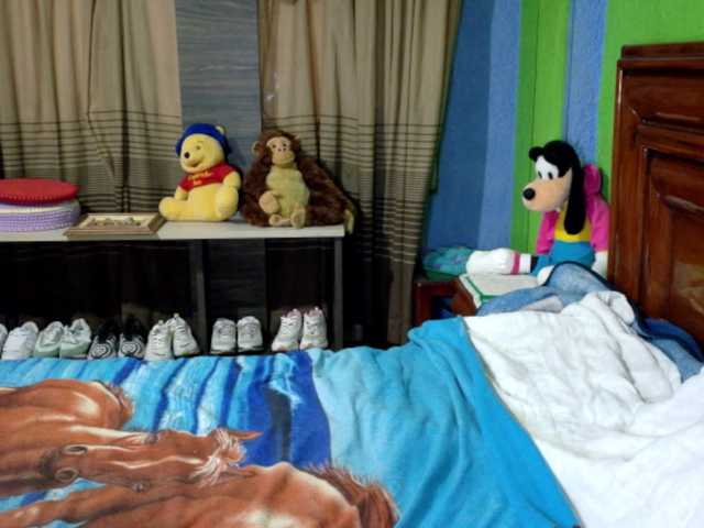 Charlizetheron1's BongaCams show and profile