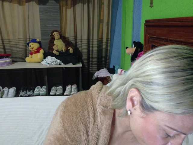 Charlizetheron1's BongaCams show and profile