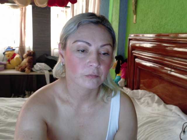 Charlizetheron1's BongaCams show and profile