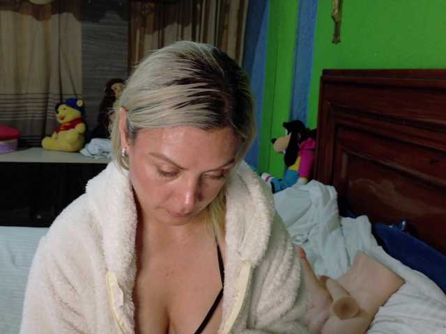 Charlizetheron1's BongaCams show and profile