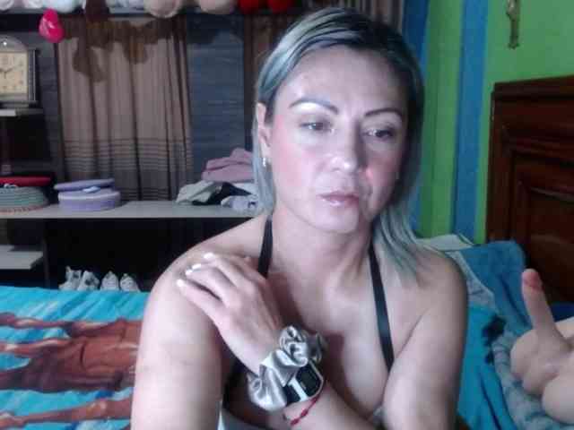 Charlizetheron1 webcam