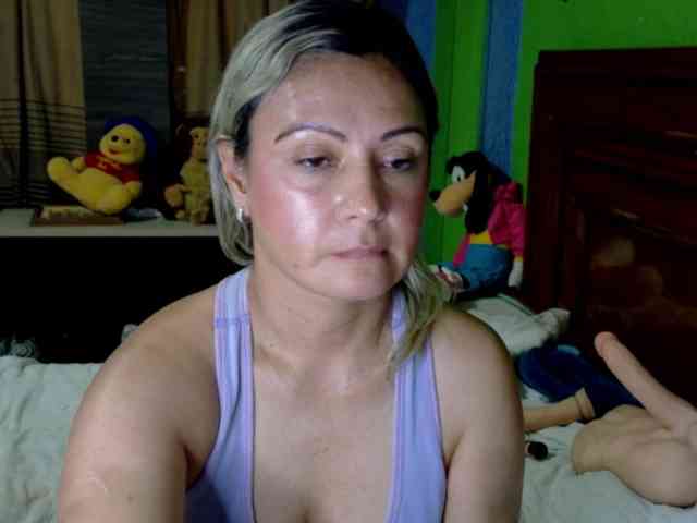 Charlizetheron1 webcam