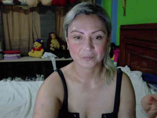 Charlizetheron1 webcam