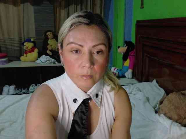 Charlizetheron1 webcam