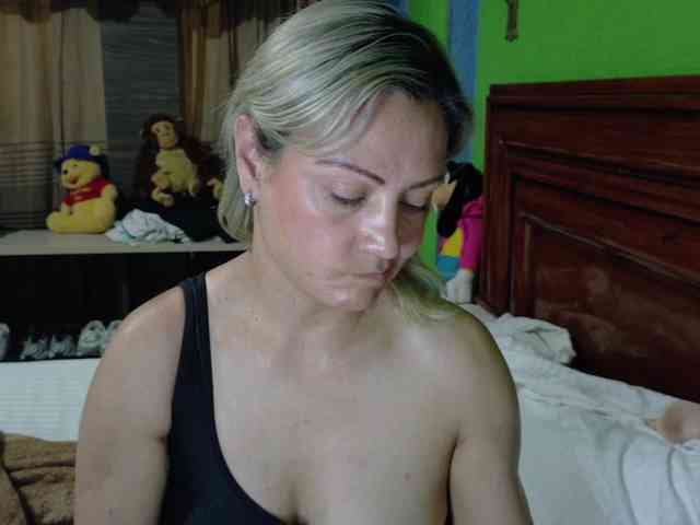 Charlizetheron1 webcam