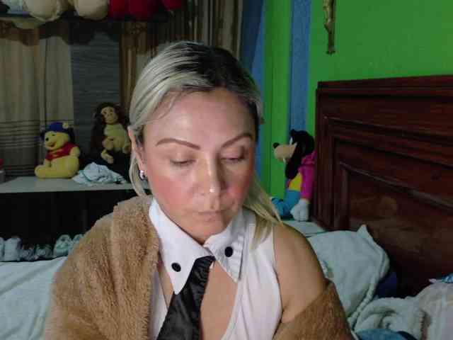 Charlizetheron1 webcam