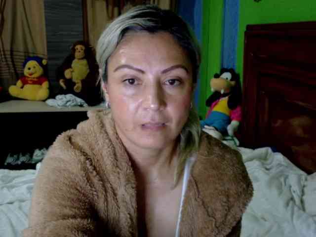 Charlizetheron1 webcam