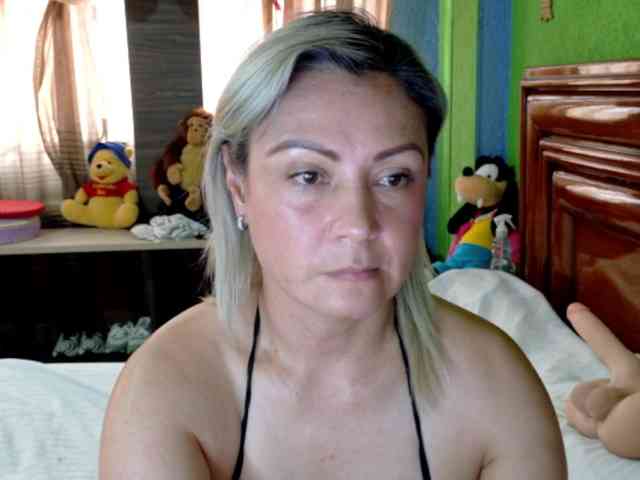 Charlizetheron1 webcam