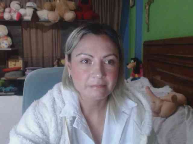 Charlizetheron1 webcam