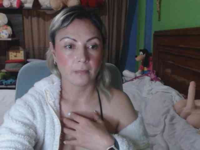 Charlizetheron1 webcam