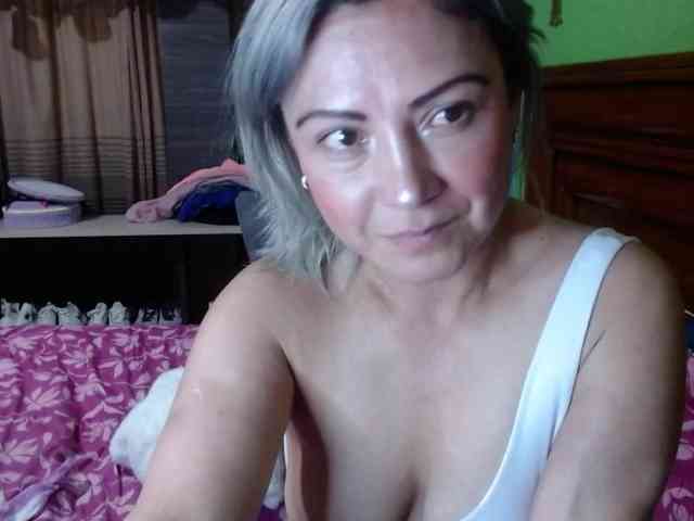 Charlizetheron1 webcam