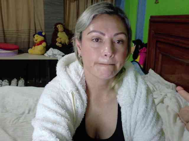 Charlizetheron1 webcam