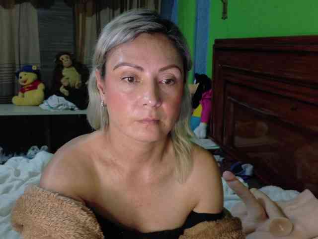 Charlizetheron1 webcam