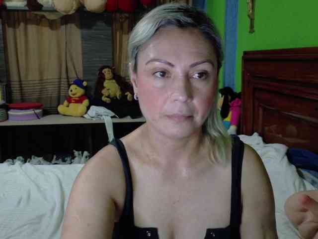 Charlizetheron1 webcam