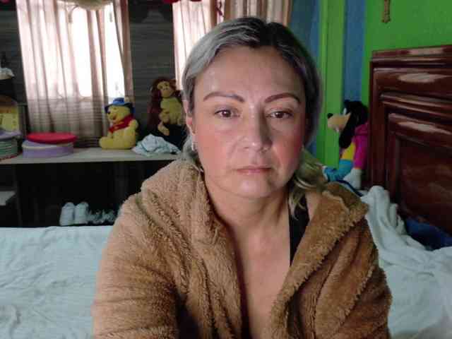 Charlizetheron1 webcam