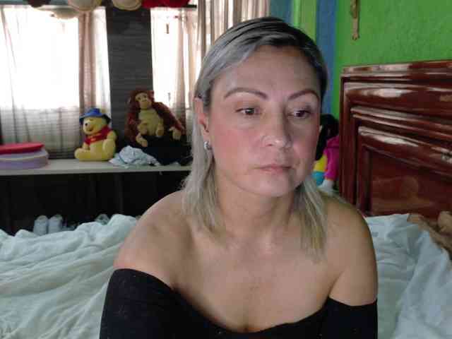 Charlizetheron1 webcam