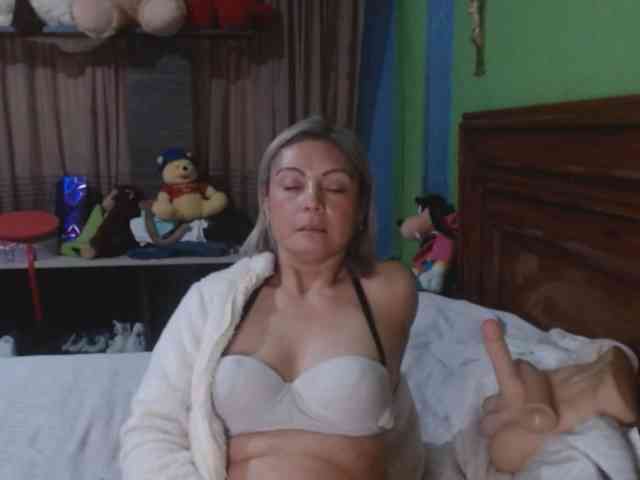 Charlizetheron1 webcam