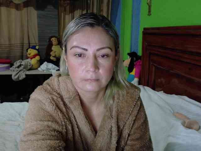 Charlizetheron1 webcam