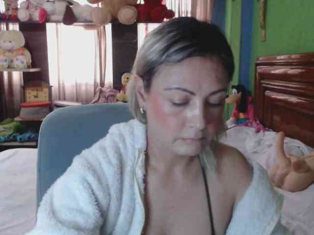 Charlizetheron1 webcam