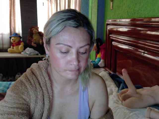 Charlizetheron1 webcam