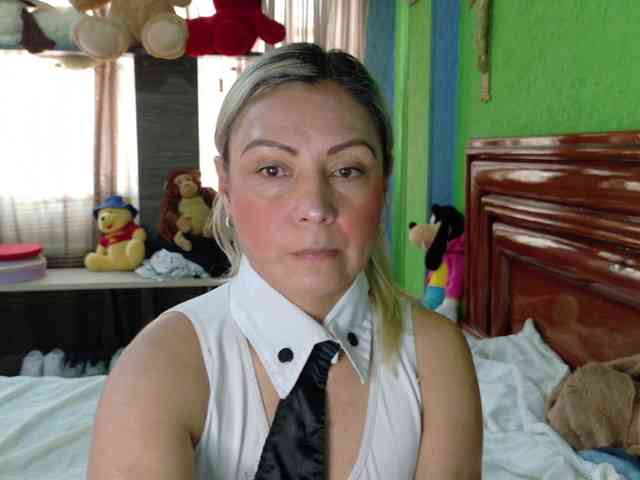 Charlizetheron1 webcam