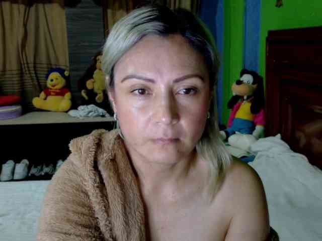 Charlizetheron1 webcam