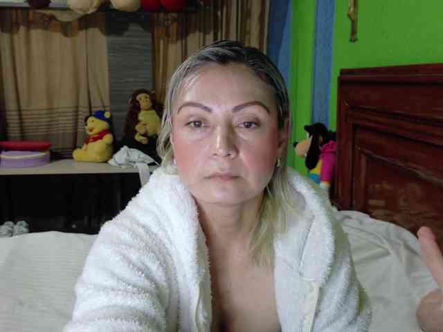 Charlizetheron1 webcam