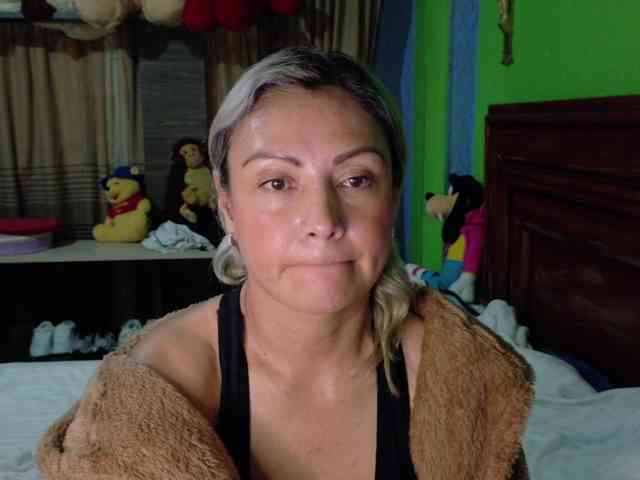 Charlizetheron1 webcam