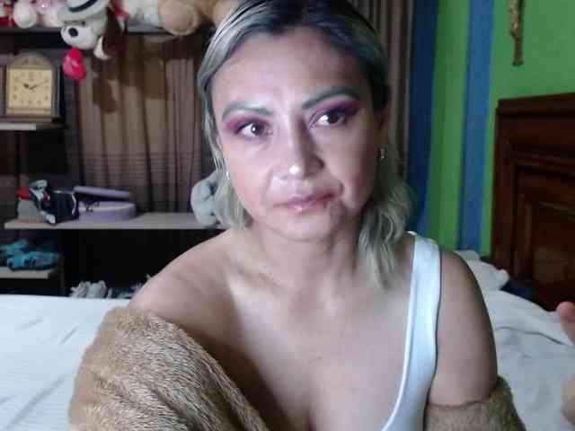 Charlizetheron1 webcam