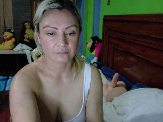 Charlizetheron1 webcam