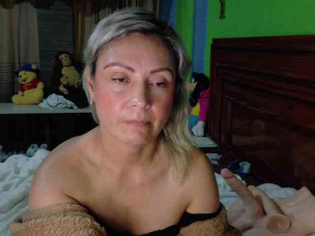 Charlizetheron1 webcam