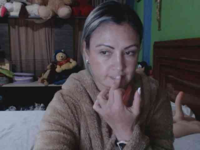 Charlizetheron1 webcam