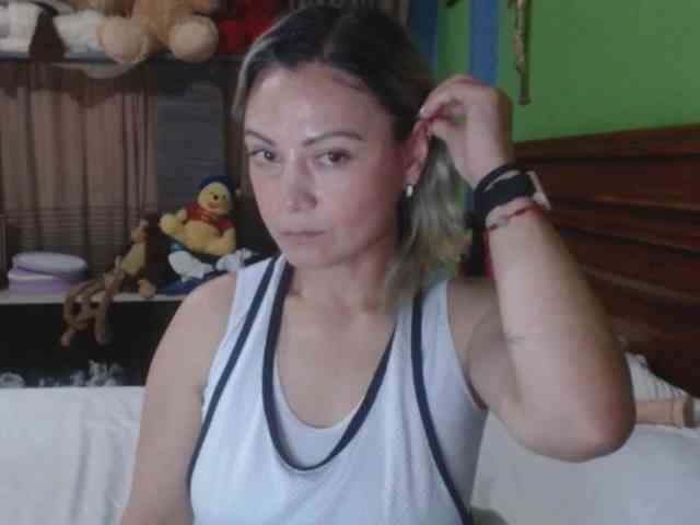 Charlizetheron1 webcam