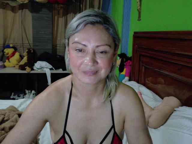 Charlizetheron1 Live Webcam on BongaCams