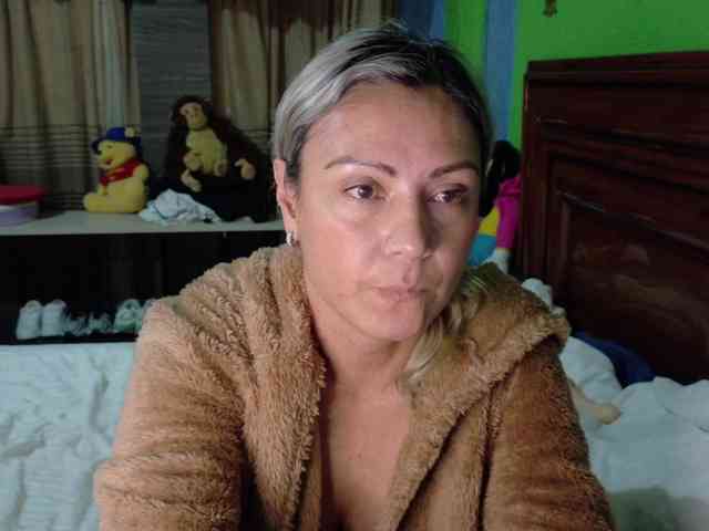 Charlizetheron1 webcam