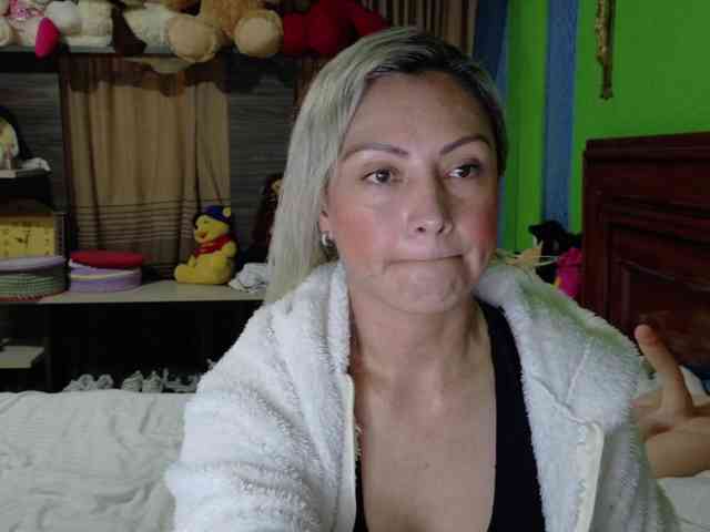 Charlizetheron1 webcam