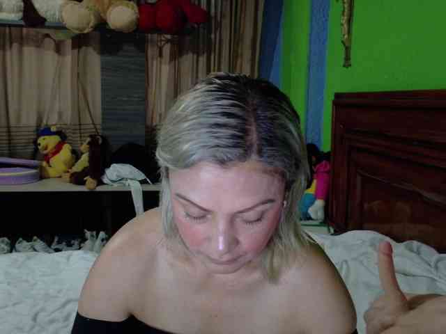 Charlizetheron1 webcam