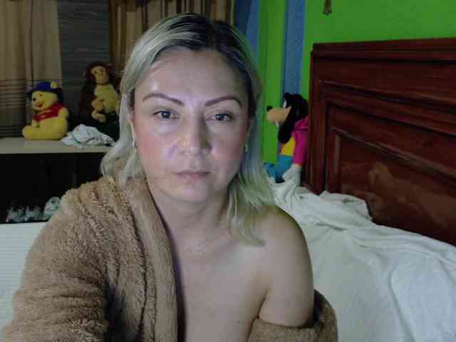 Charlizetheron1 webcam