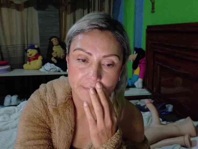 Charlizetheron1 webcam