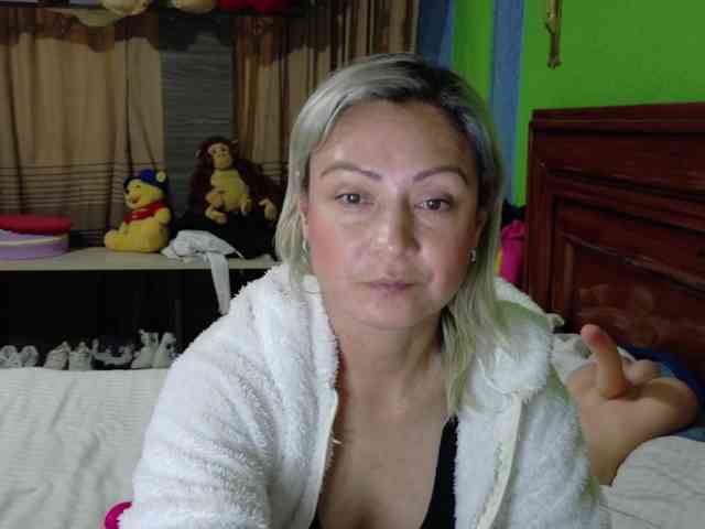 Charlizetheron1 webcam