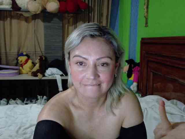 Charlizetheron1 webcam