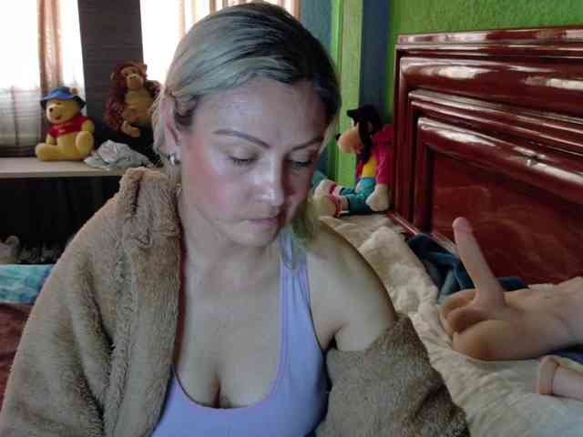 Charlizetheron1 webcam