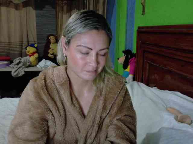 Charlizetheron1 webcam