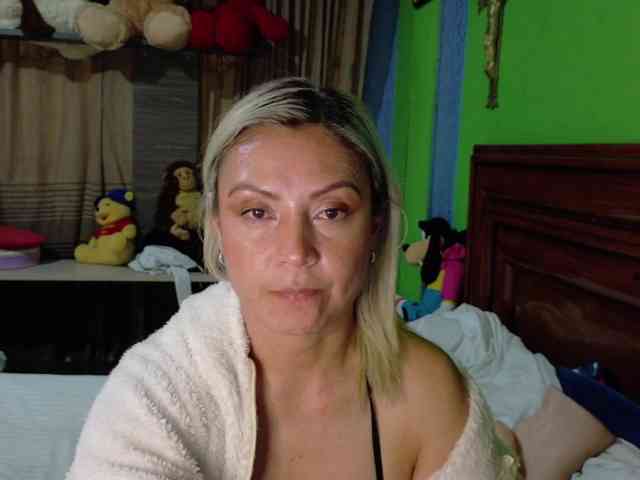 Charlizetheron1 webcam