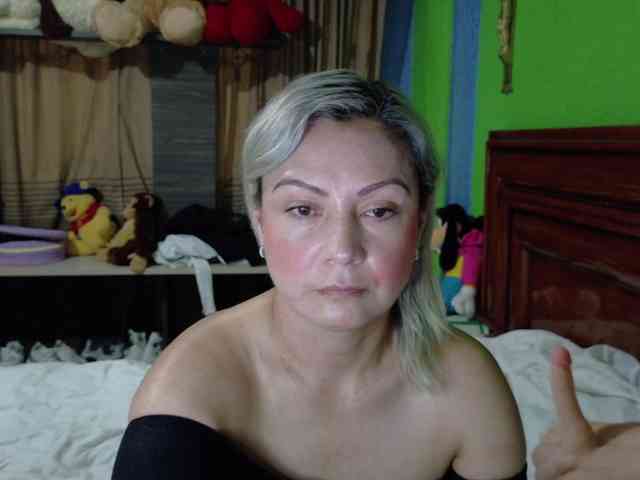 Charlizetheron1 webcam