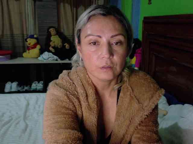 Charlizetheron1 webcam