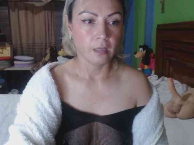 Charlizetheron1 webcam