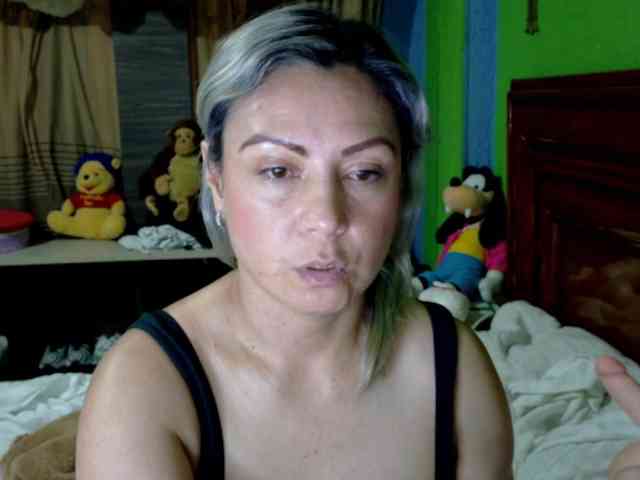 Charlizetheron1 webcam