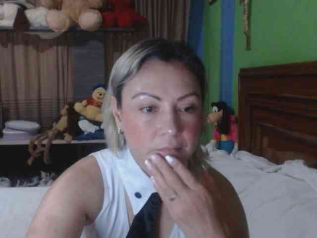 Charlizetheron1 webcam